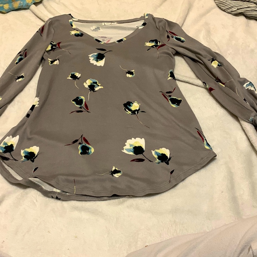 This is a super soft shirt it has only been worn a couple times